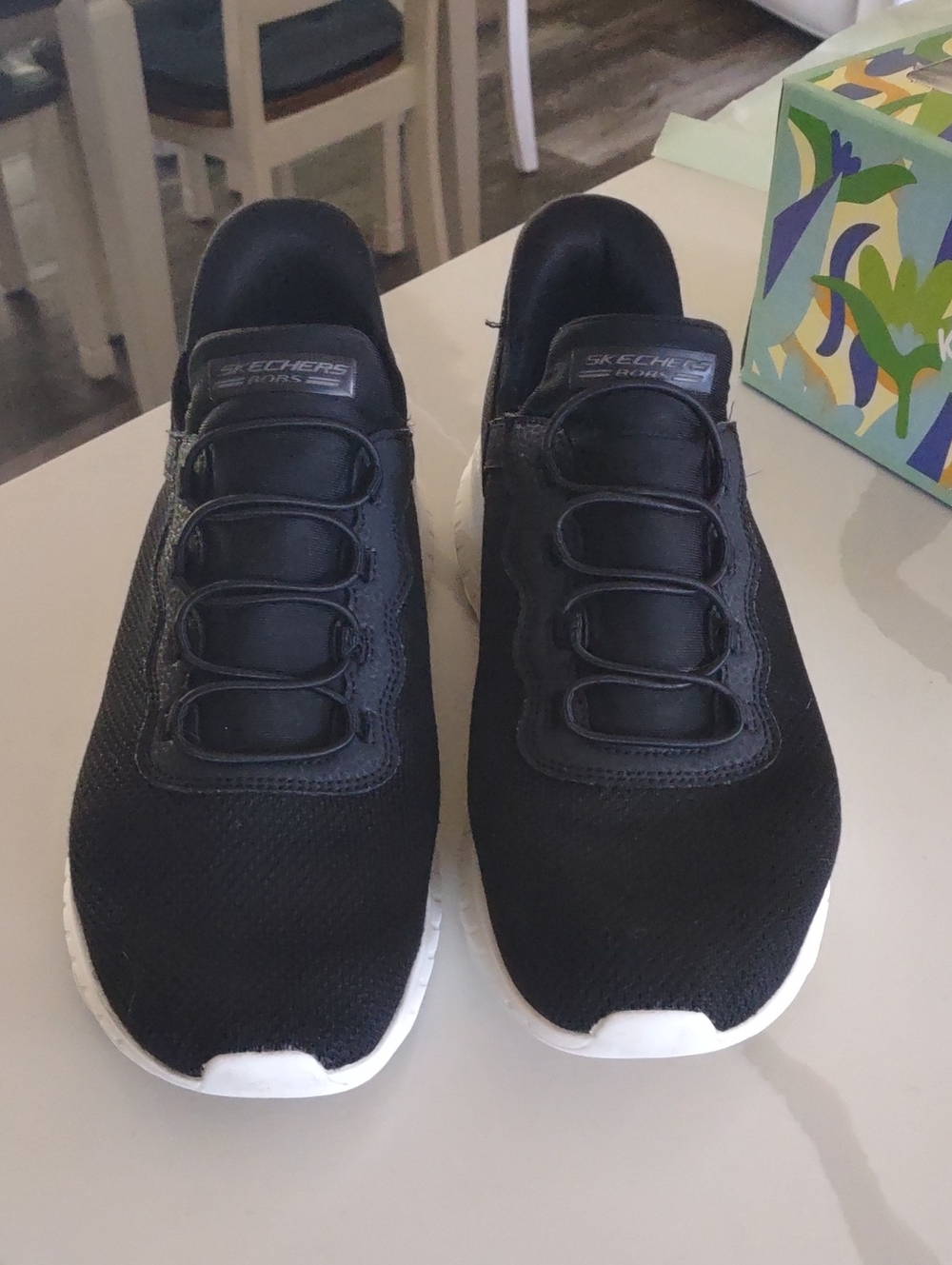 Skechers Women's Black Knit Slip-in Sneakers with White Sole  Size 10 Like New